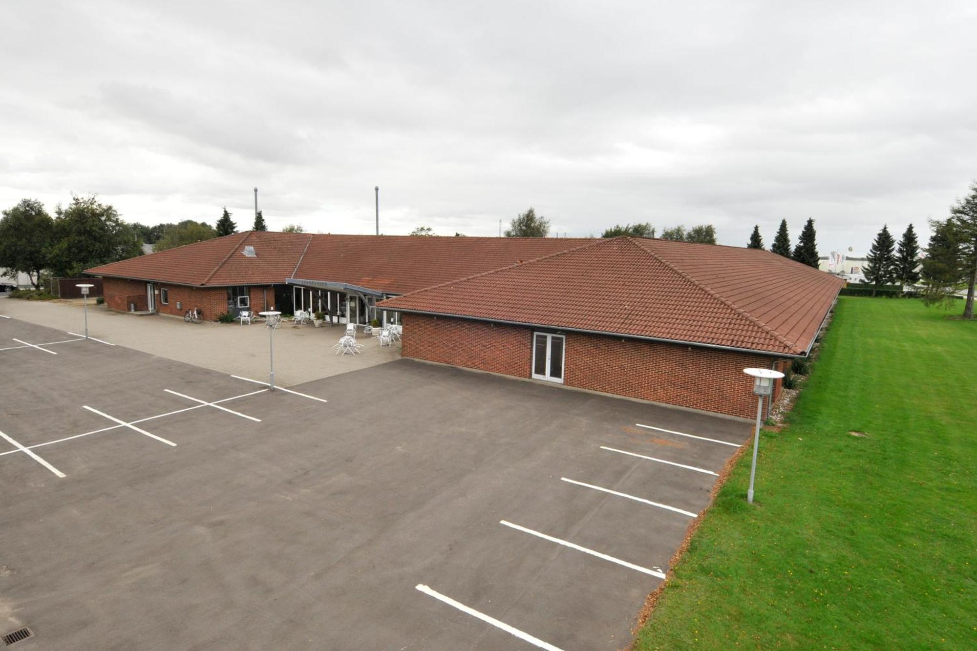 Hotel Lynggaarden Herning Buitenkant foto