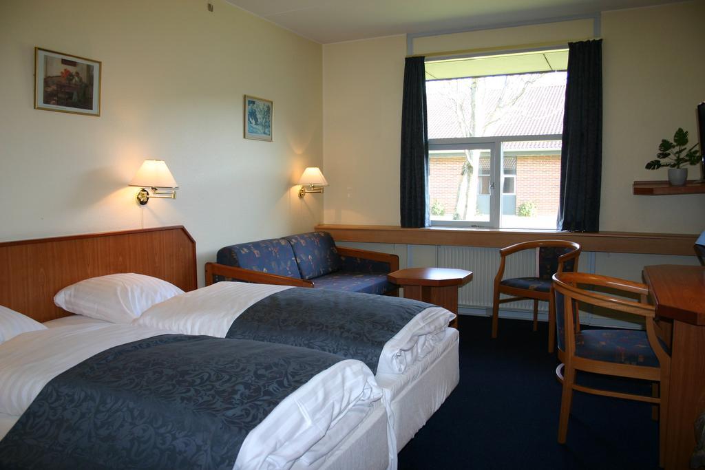 Hotel Lynggaarden Herning Buitenkant foto